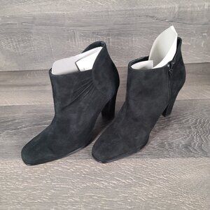 Wesley and Company Women's Suede Black Ankle Boots Size 11